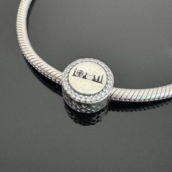 Pandora LONDON Bead Charm - Picture 2 of 6